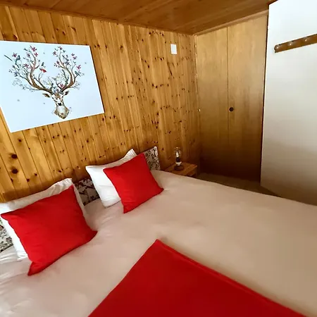 Les Touristes Hotel *