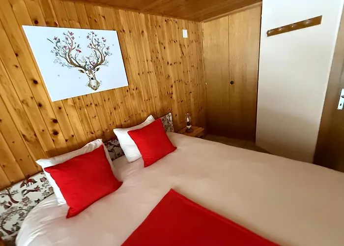 Les Touristes Hotel *