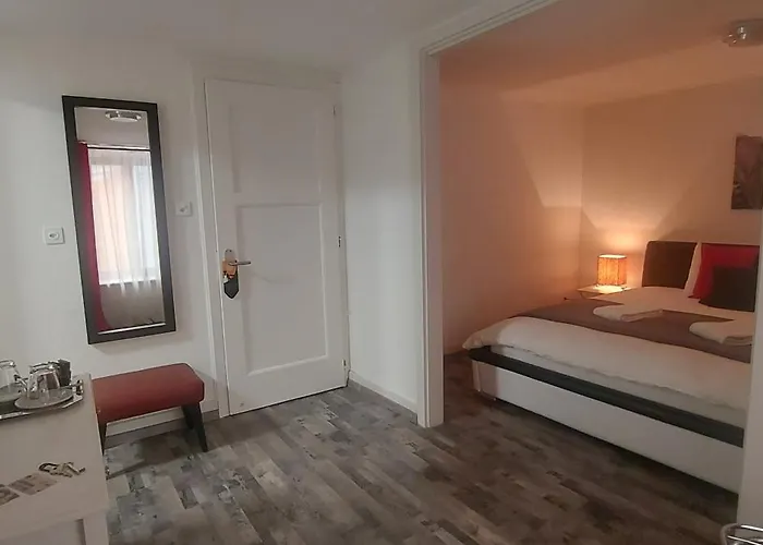 Les Touristes ホテル *